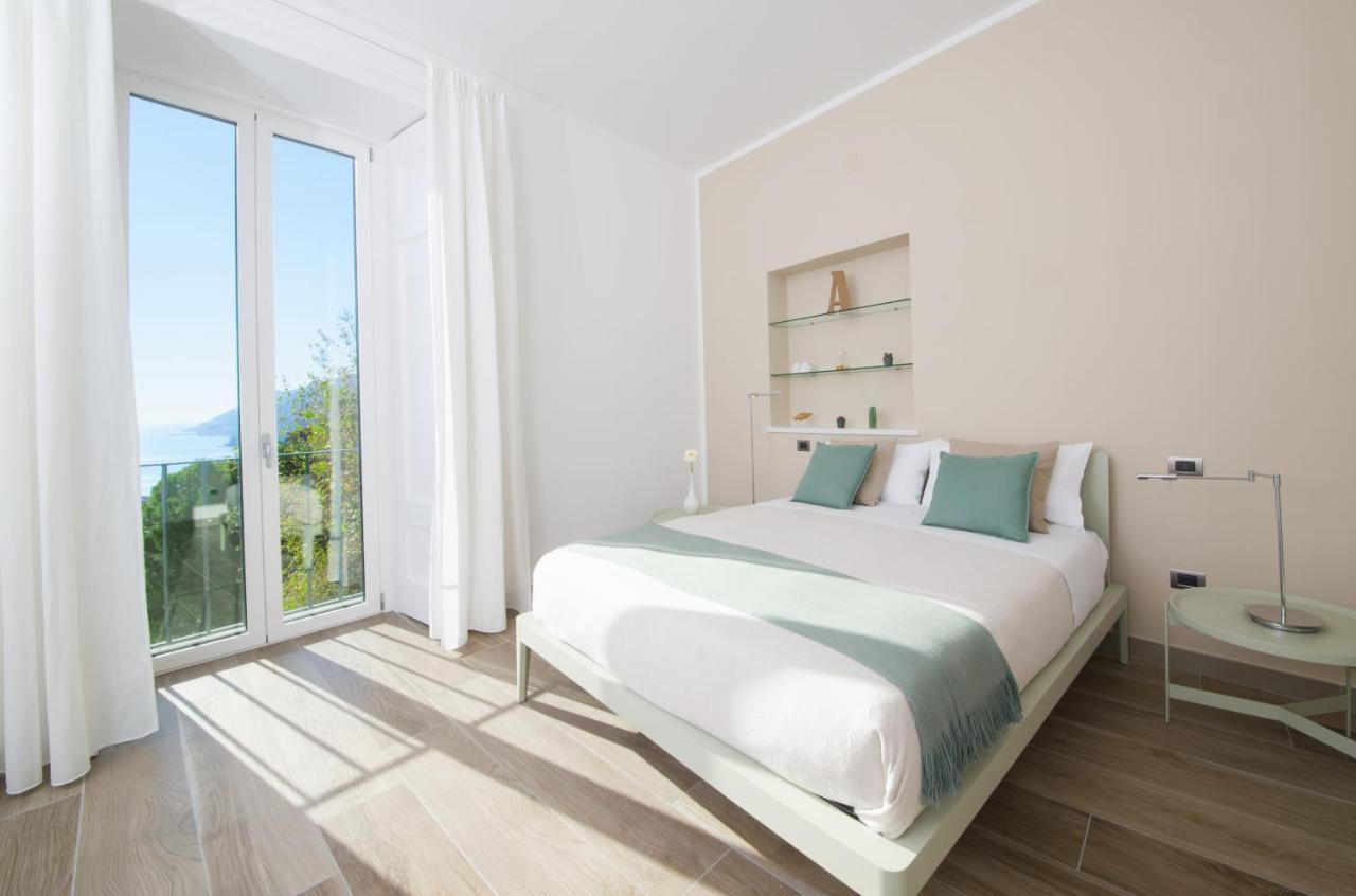 Double Room with Balcony and Sea View,756579847:JPEG