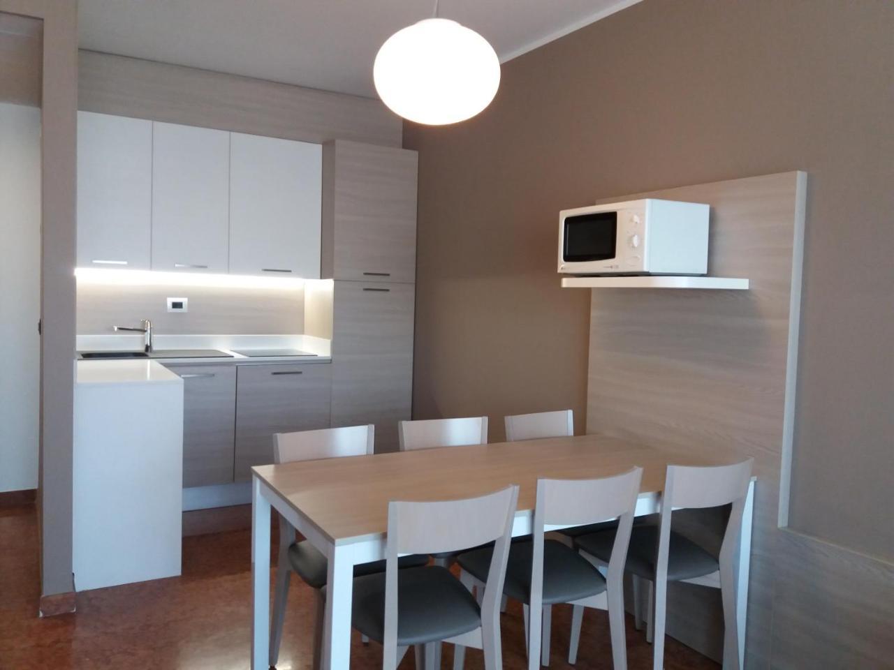 Two-Bedroom Apartment,758585266:JPEG