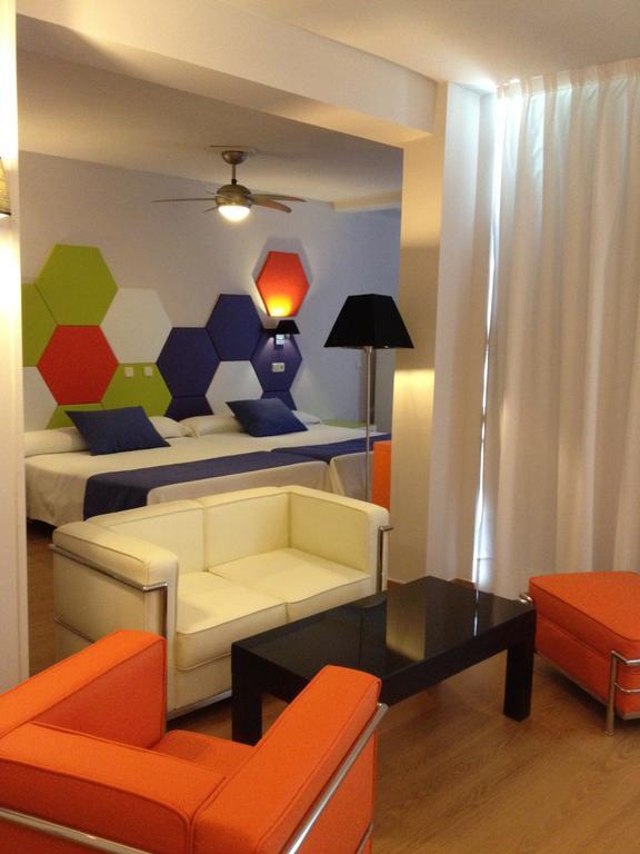 Habitación Doble (2 adultos + 1 niño) - 1 o 2 camas