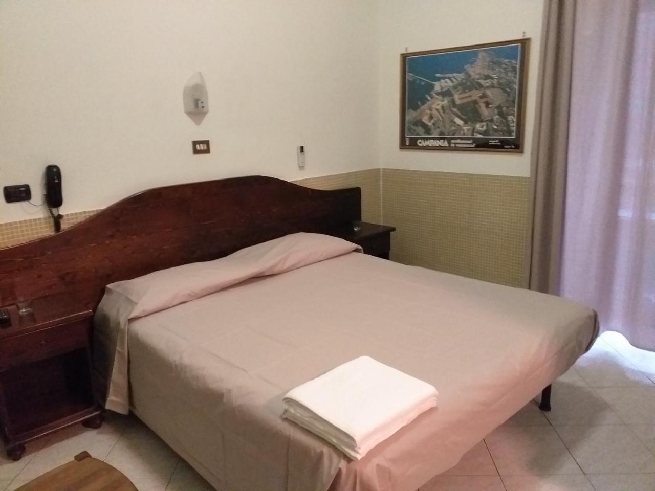 Double or Twin Room,769549444:JPEG