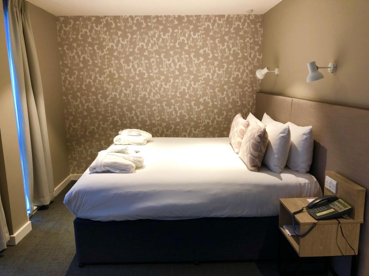 Chambre Double - Accessible aux Personnes à Mobilité Réduite