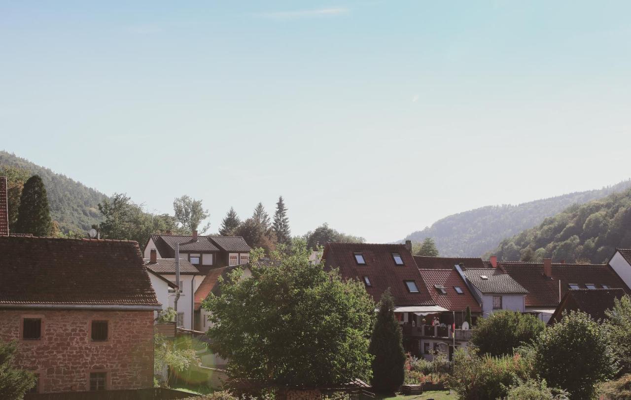 Einzelzimmer mit Balkon
