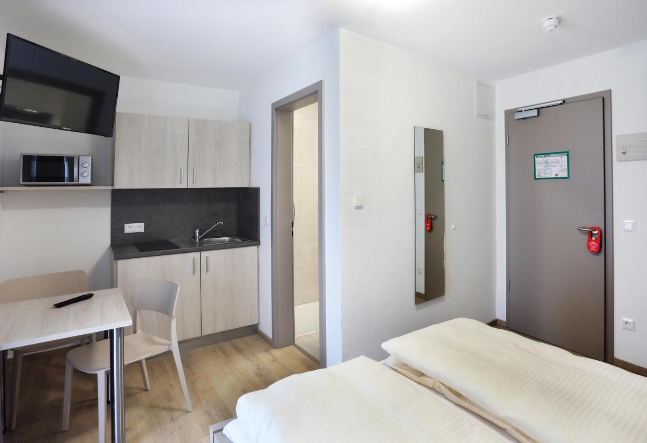 One-Bedroom Apartment,765949951:JPEG