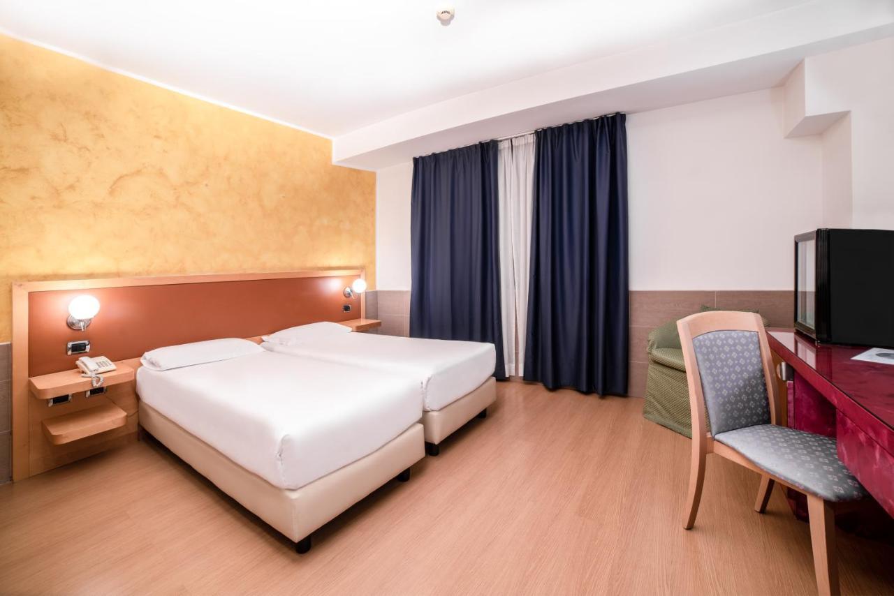 Standard Twin Room,766655236:JPEG