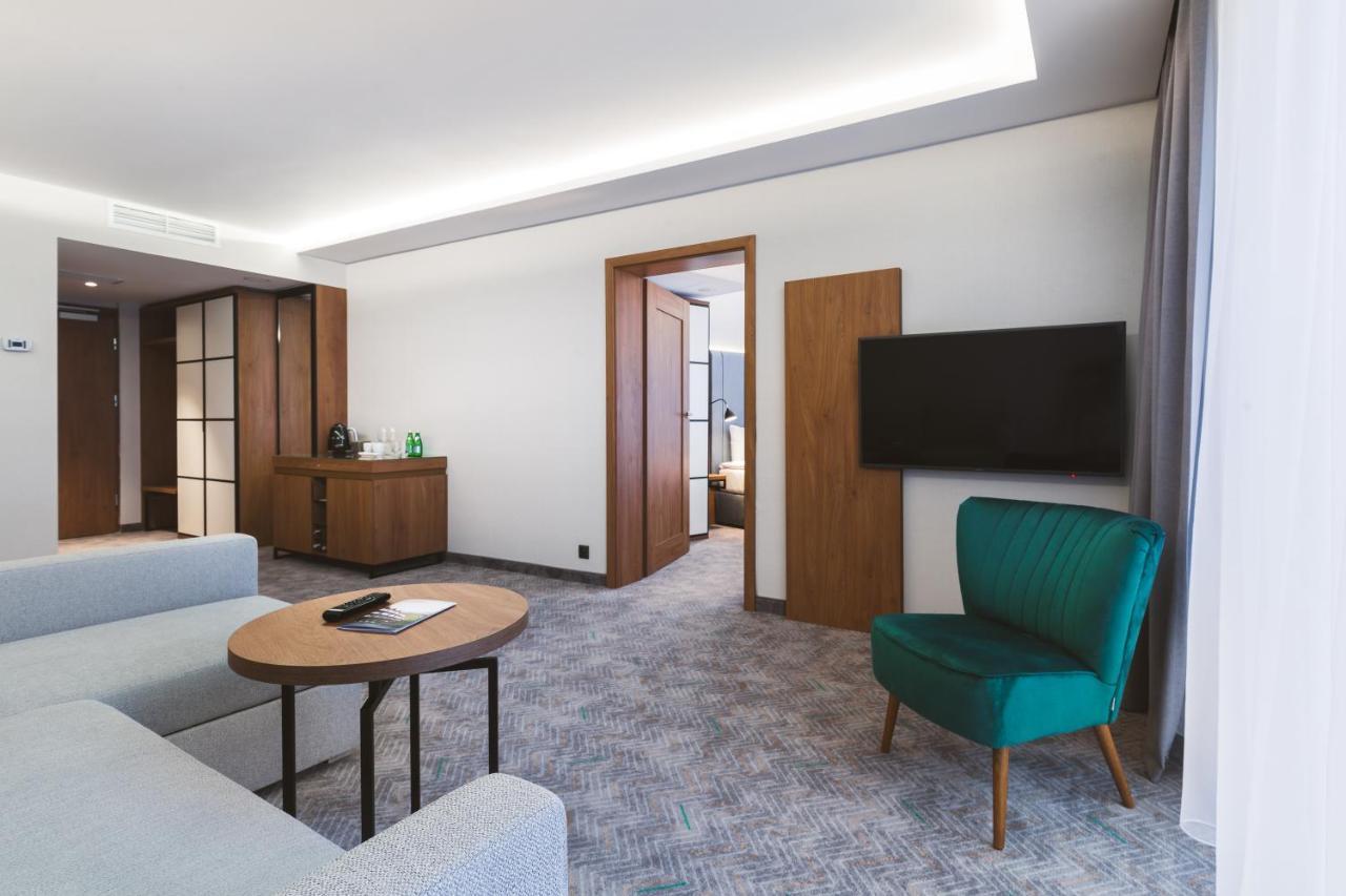 Deluxe Triple Room with a double bed or two twin beds,766758208:JPEG
