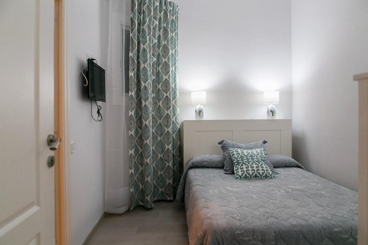 Eenpersoonskamer met Eigen Badkamer - Binnenzijde