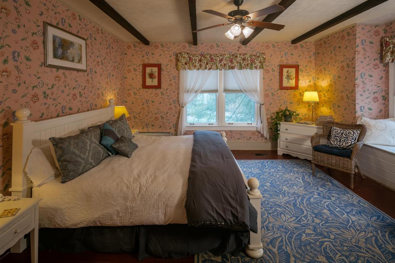 Aunt Nancy Room 5