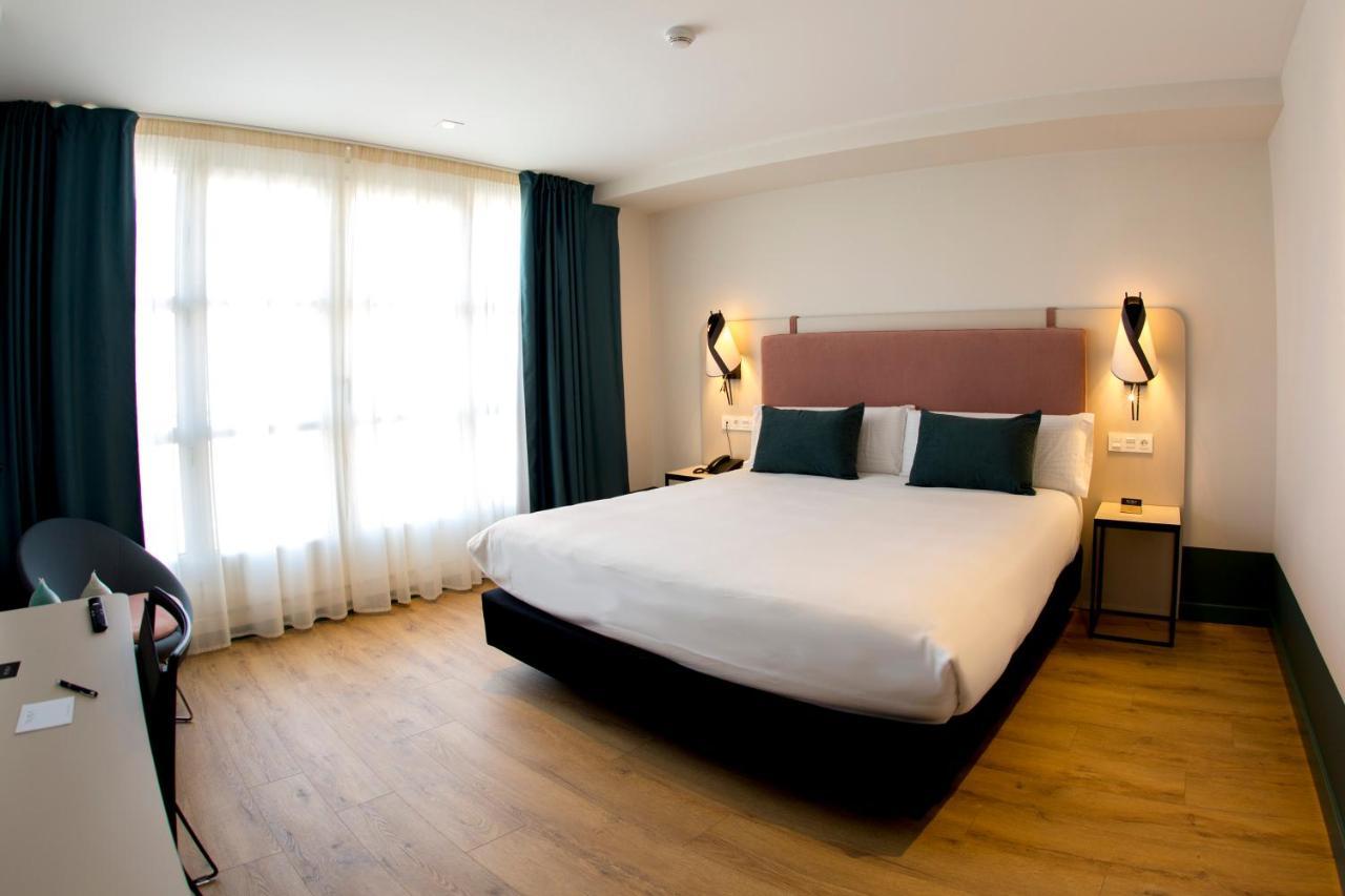Deluxe King Room,769847776:JPEG