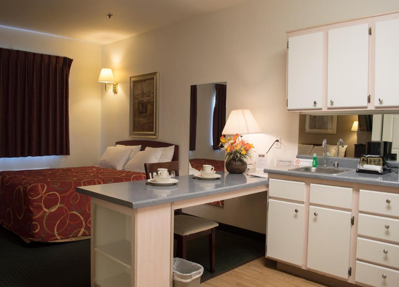 Queen Suite with Two Queen Beds,770180278:JPEG
