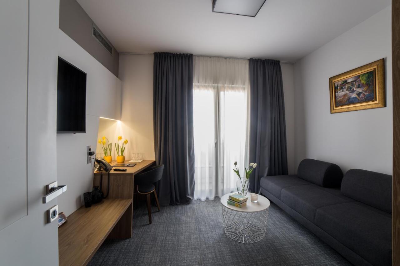 Junior Suite,775674253:JPEG