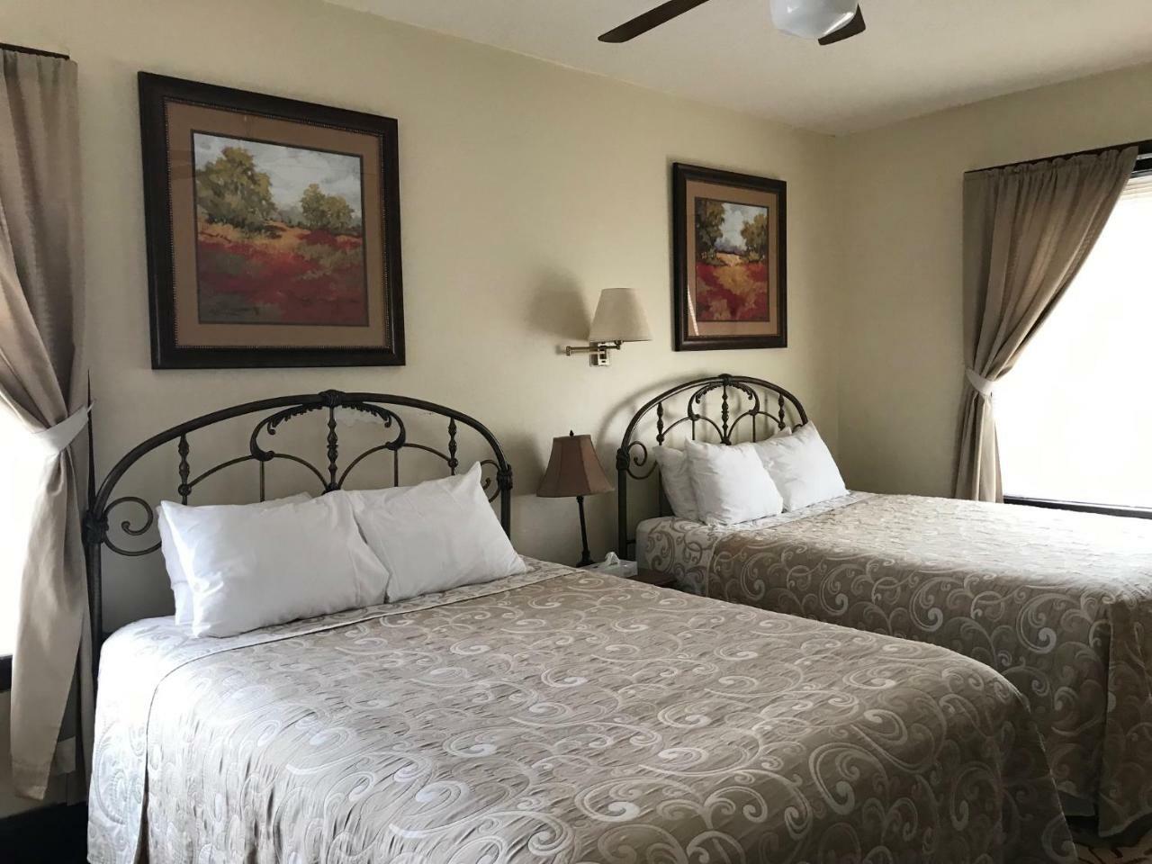 Standard Queen Room