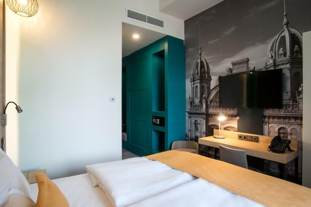 Superior Double Room,779639820:JPEG
