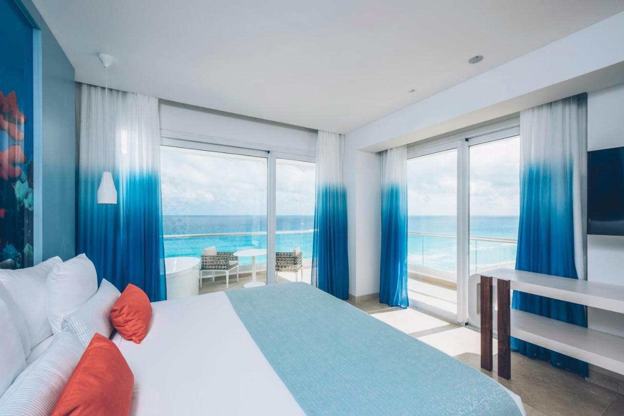 Junior Suite Ocean Front Corner,1589112190:JPEG