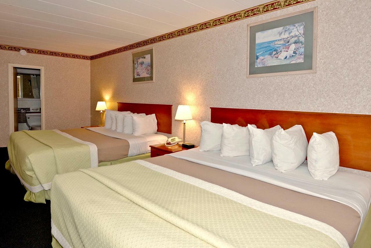 King Suite Two King Beds Non-Smoking,786126363:JPEG