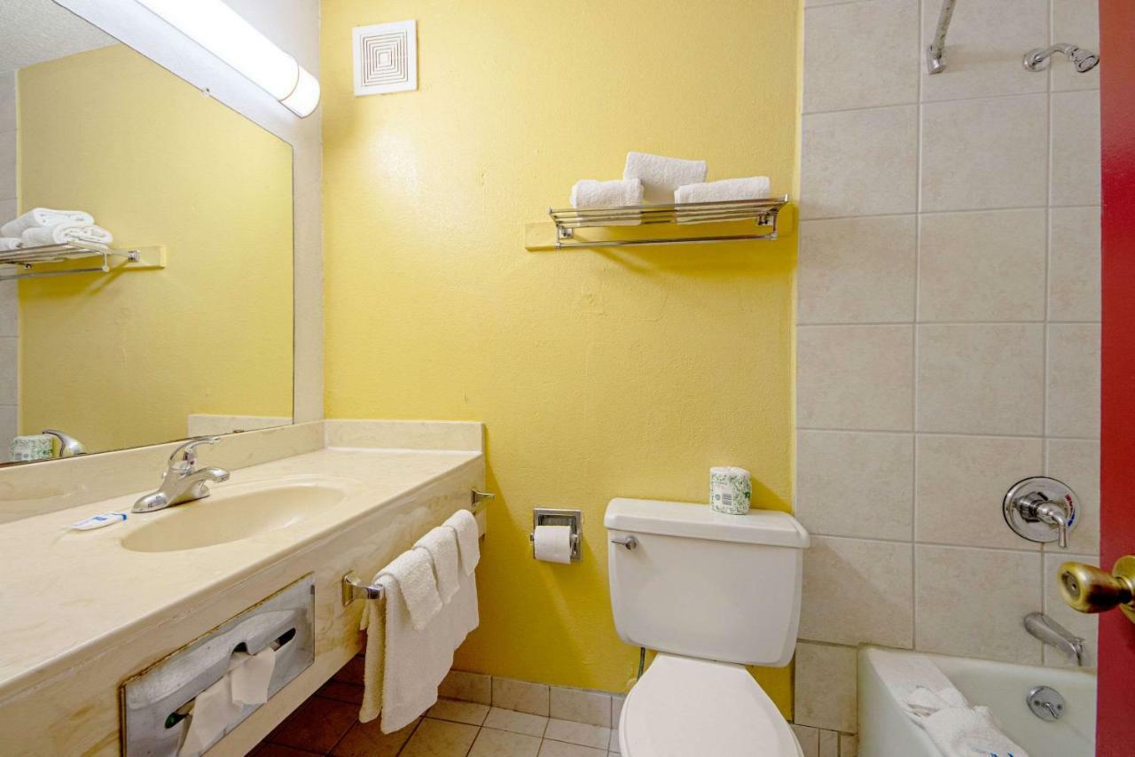 Queen Room with Two Queen Beds - Disability Access Non-Smoking