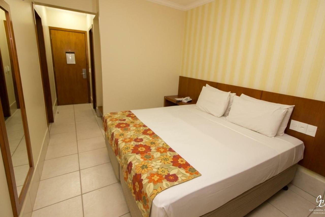 Standard Queen Room,789681396:JPEG