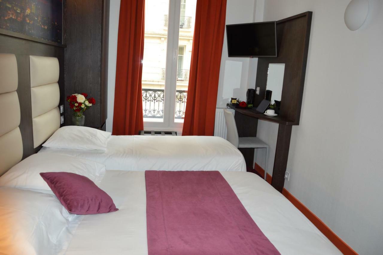 Dreibettzimmer mit Dusche