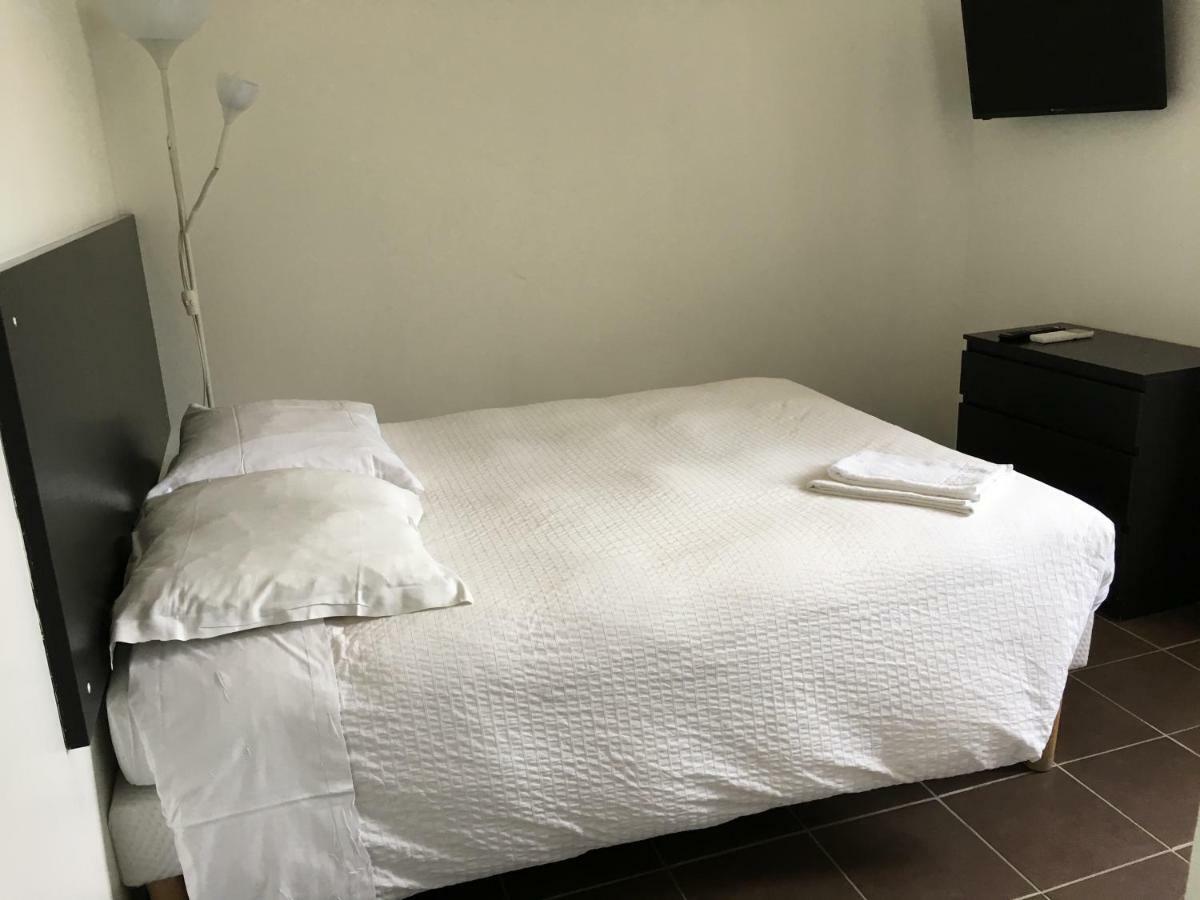 Chambre Double Standard - Vue sur Rue