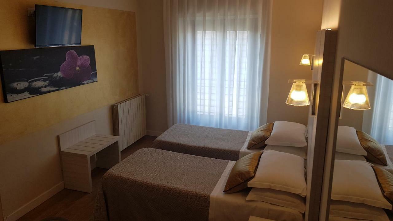 Twin Room,1129944372:JPEG