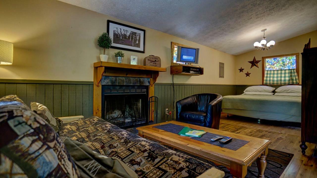 One-Bedroom House Hawks Peak
