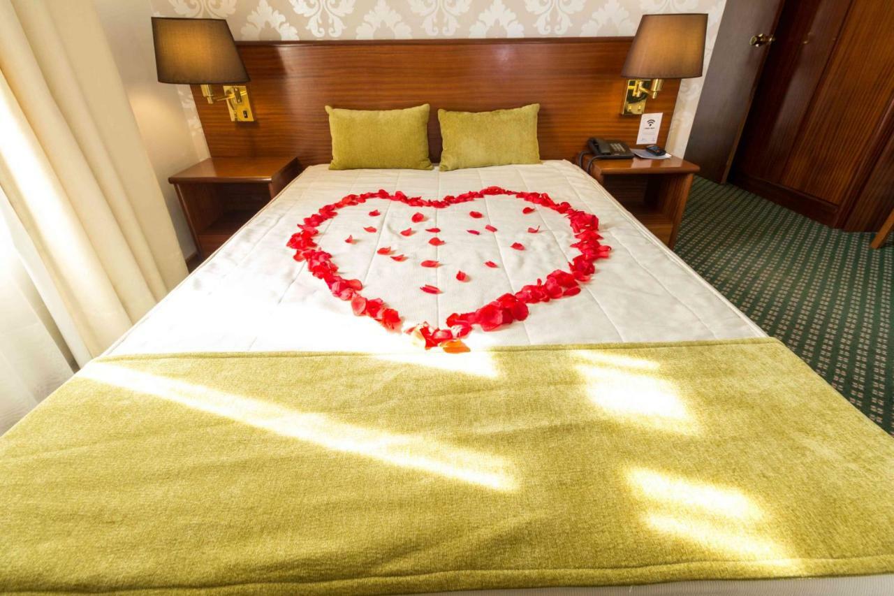 Double Room Romantic,1714540966:JPEG