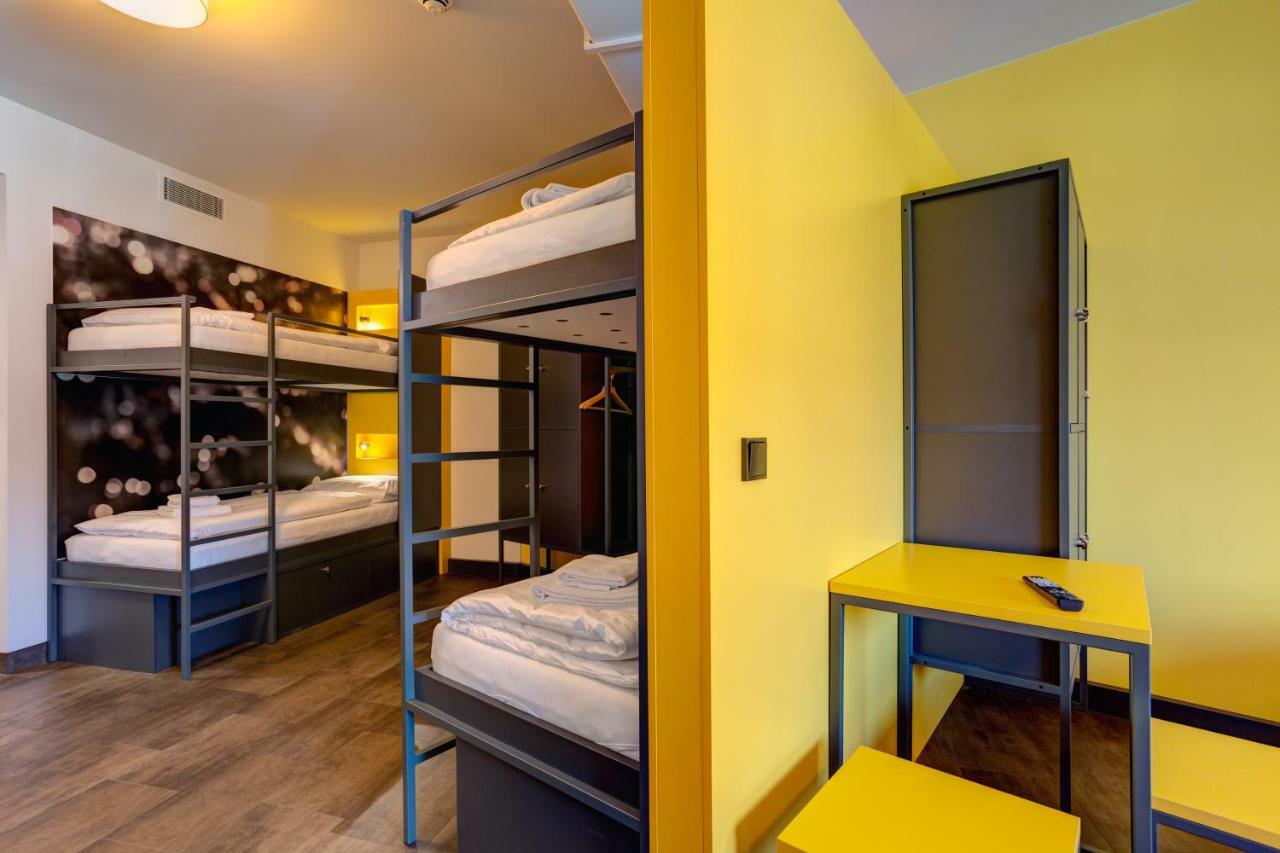 6-Bed Room,791837259:JPEG