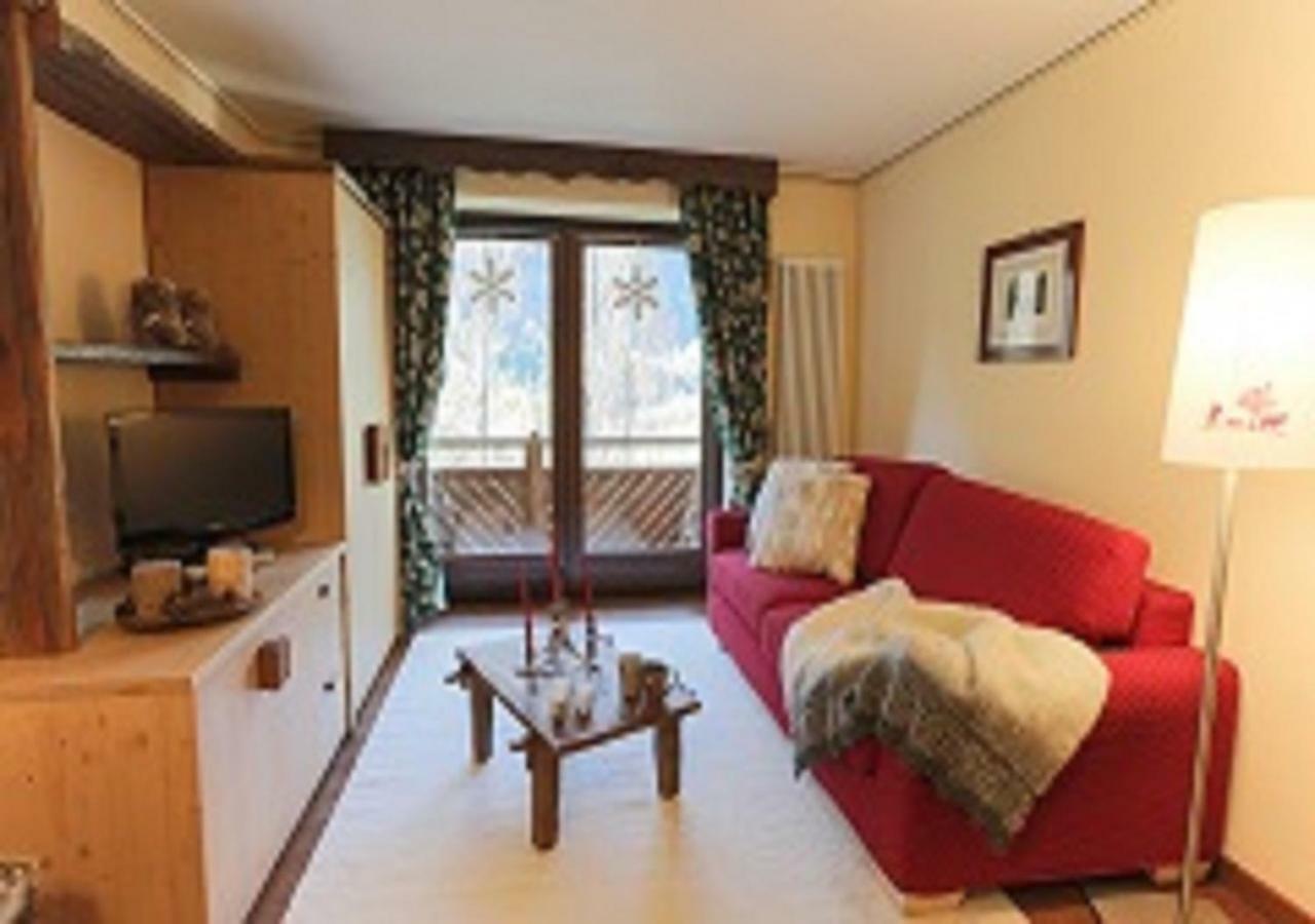 Studio with Sofa Bed,1259318908:JPEG