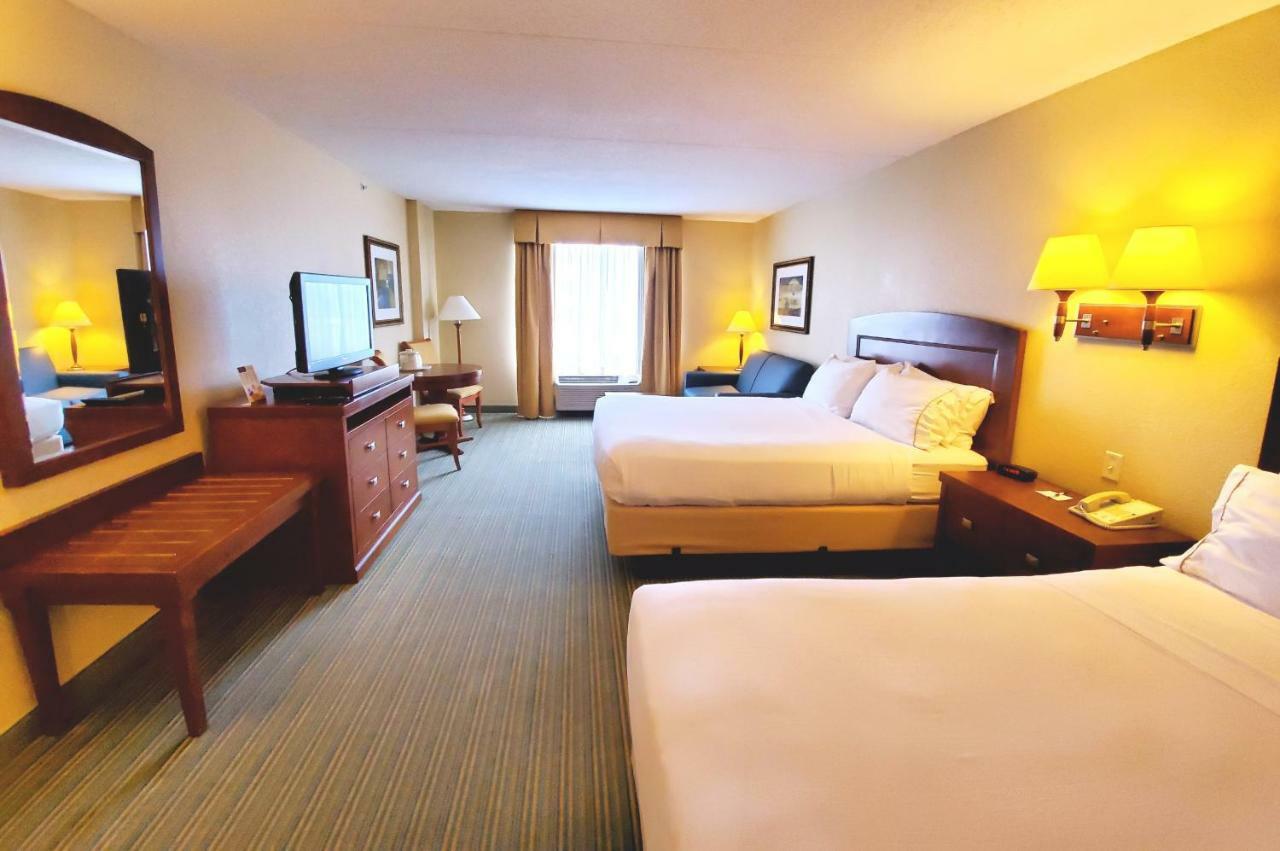 Queen Room
