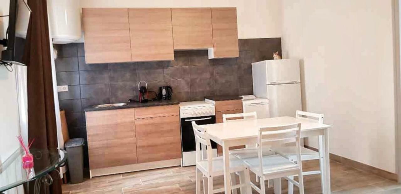 APPARTEMENT MARIE 8 AV CHARLES DE GAULLE
