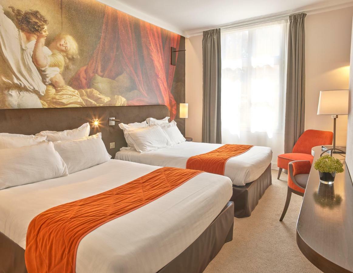 Classic Quadruple Room Street View