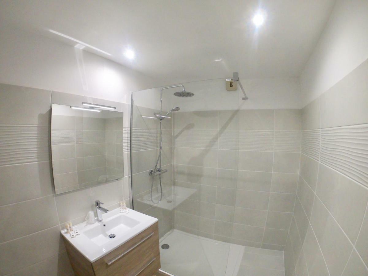 Double Room Balcony or Terrace,805114587:JPEG