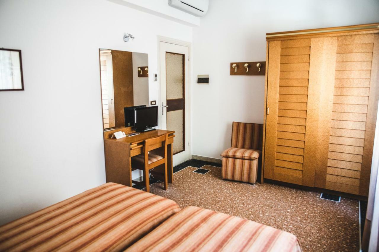 Quadruple Room,805114389:JPEG