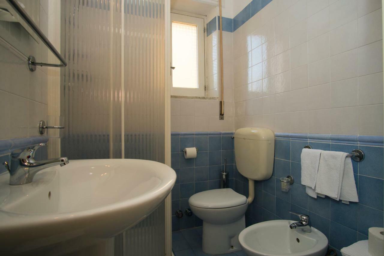 Double Room,805312977:JPEG