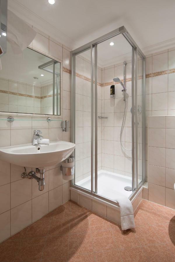 Single Room,805829742:JPEG