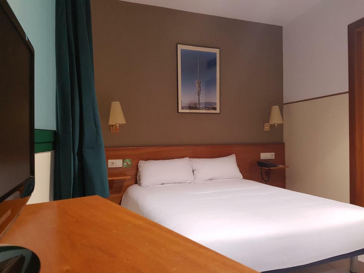 Interior Double Room,806506440:JPEG