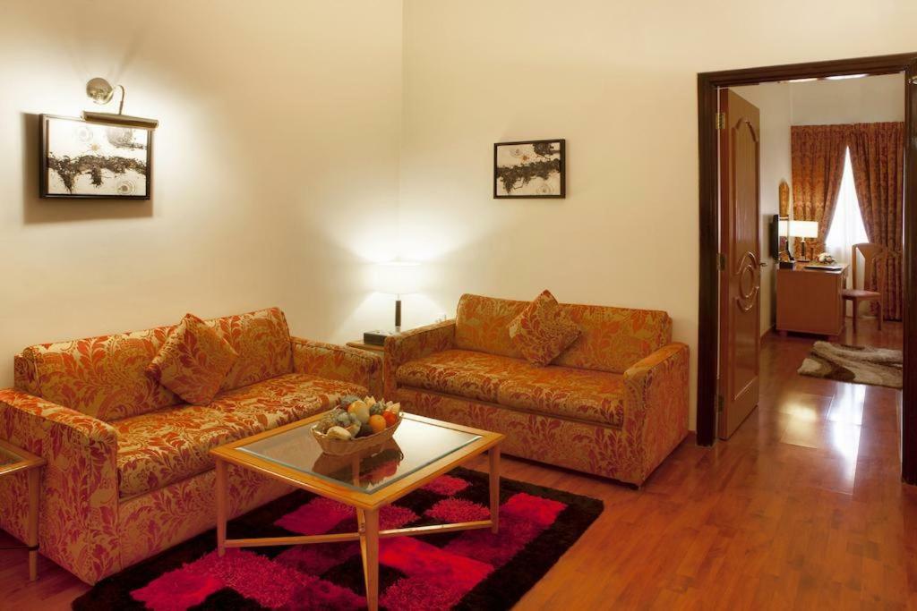 Family Suite One Bedroom with King Bed,1111366305:JPEG