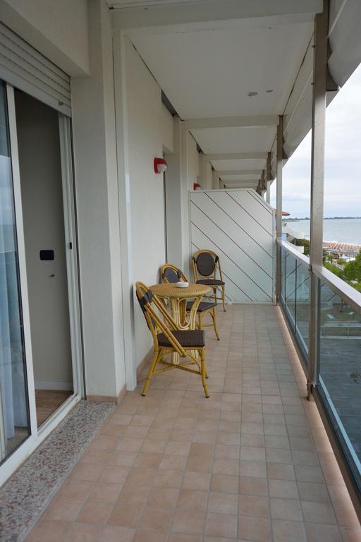 Double Room with Balcony and Sea View,81202065:JPEG