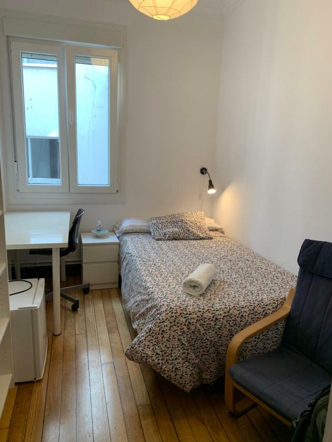 Single Room,812426640:JPEG