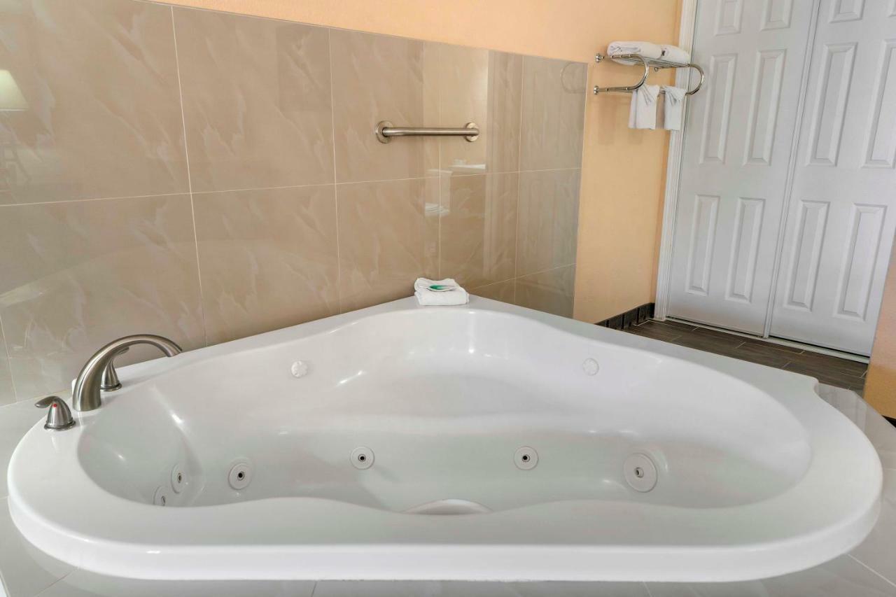 King Room with Spa Bath