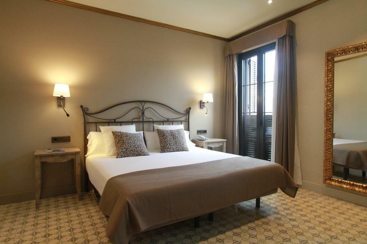 Chambre Double ou Lits Jumeaux - Vue sur Rue
