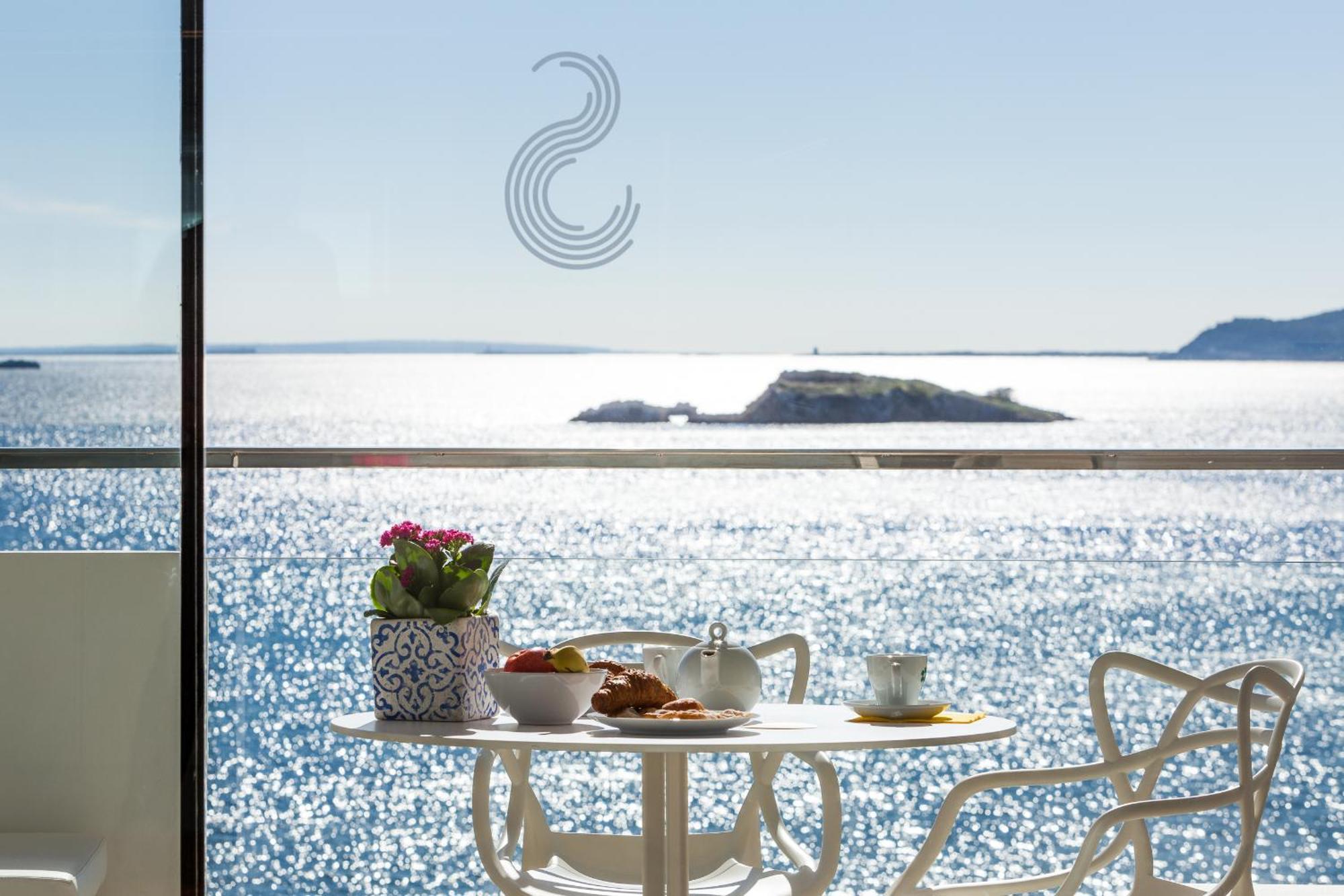 Studio Apartment with Sea View Higher Floors,1585488811:JPEG