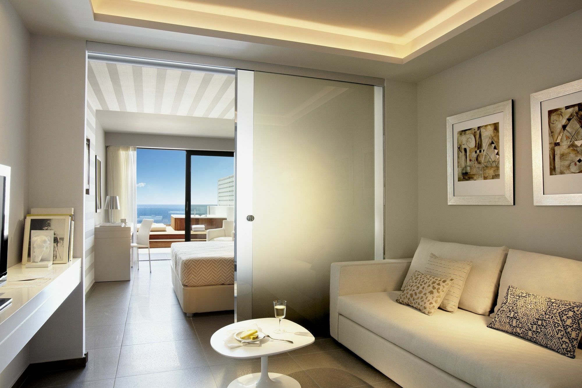 Deluxe One-Bedroom Apartment,820985462:JPEG