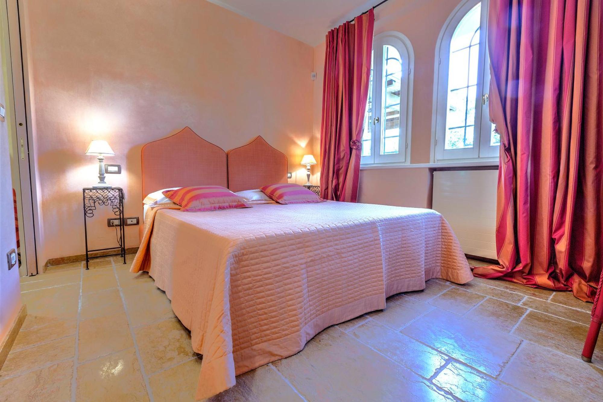 Double Room,256639989:JPEG