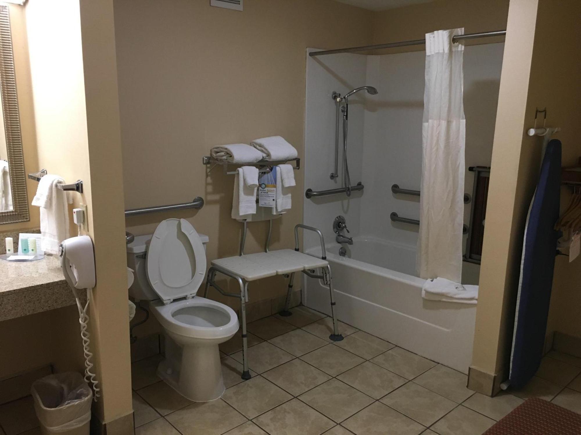 King Room - Accessible/Non-Smoking