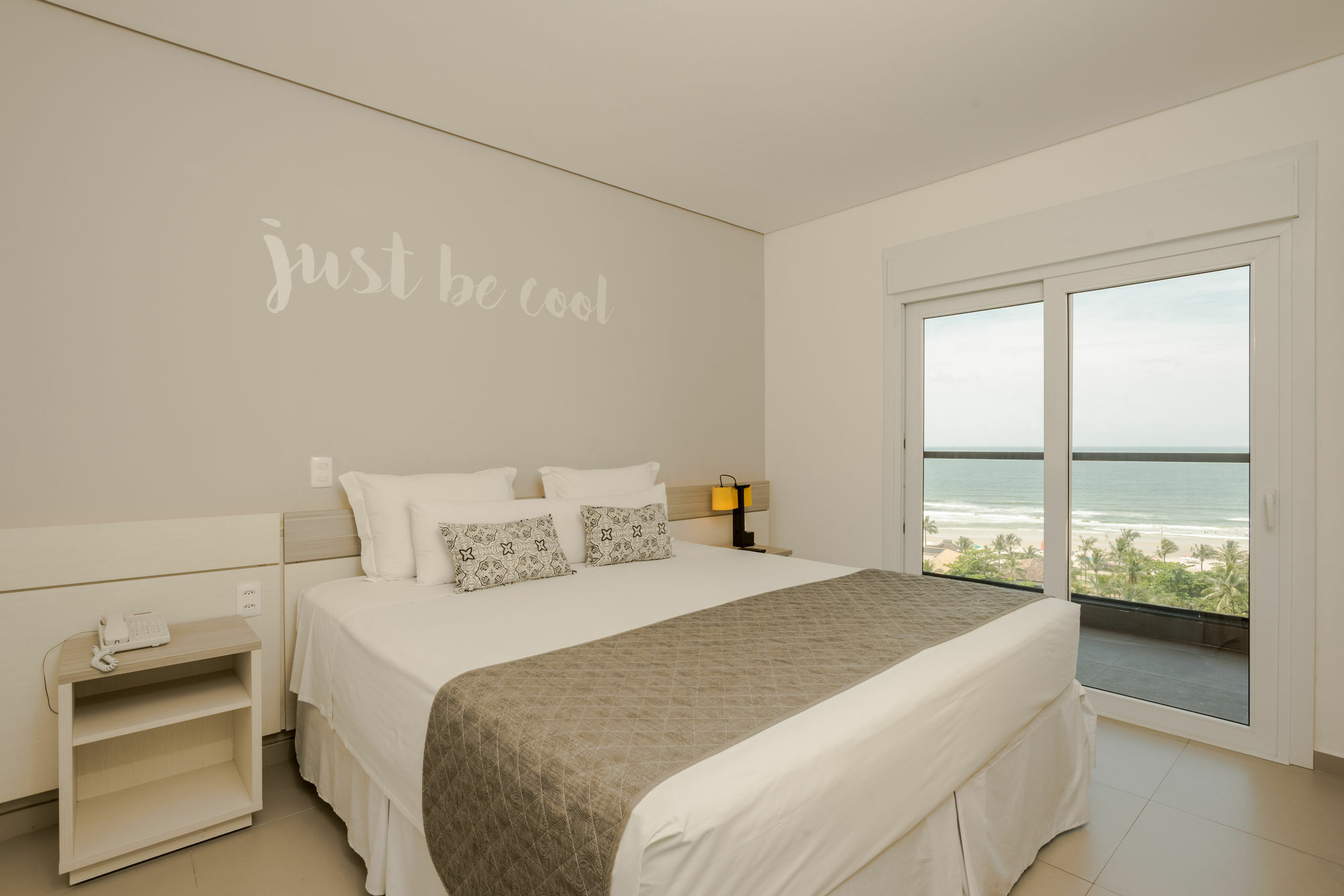 Quarto Triplo Luxo com Vista Panorâmica do Mar