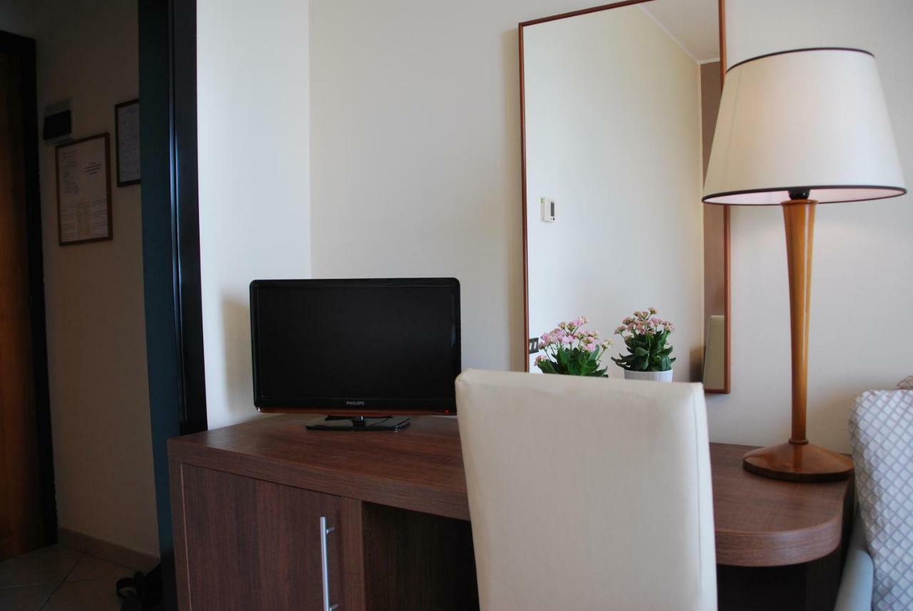 Double or Twin Room with Sea View,50139333:JPEG