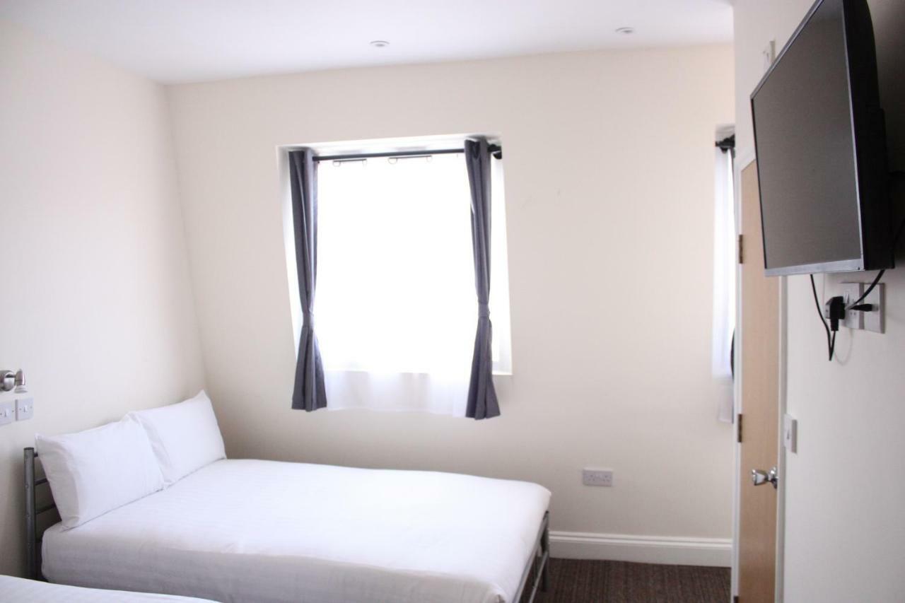 Double Room,828763109:JPEG