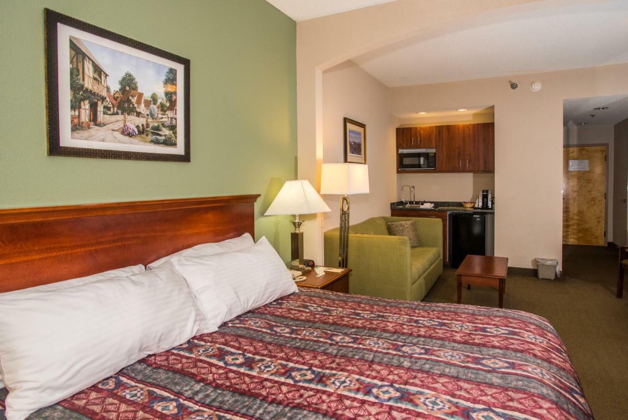 King Room with Sofa Bed - Non-Smoking
