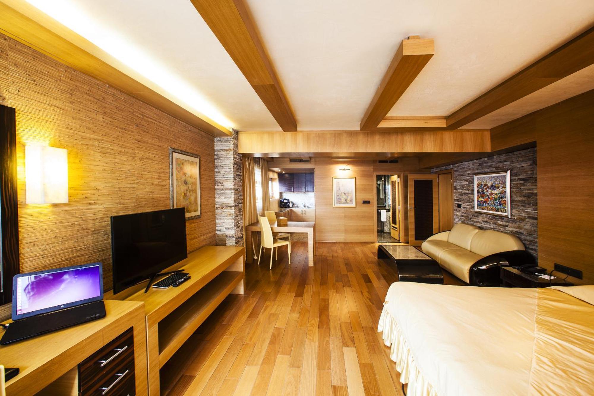 Superior Double or Twin Room,1154037720:JPEG