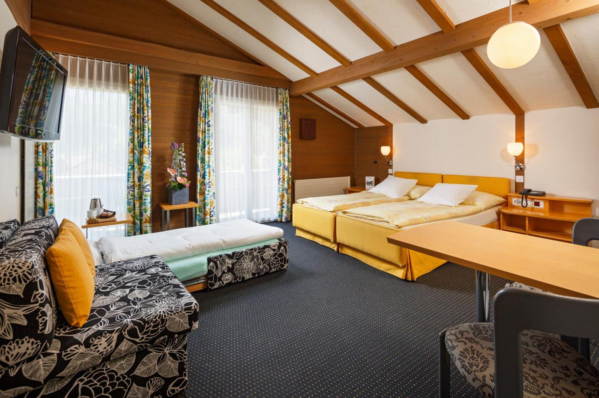 Standard Quadruple Room,331428076:JPEG
